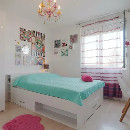 Two-bedroom In Apartment Split