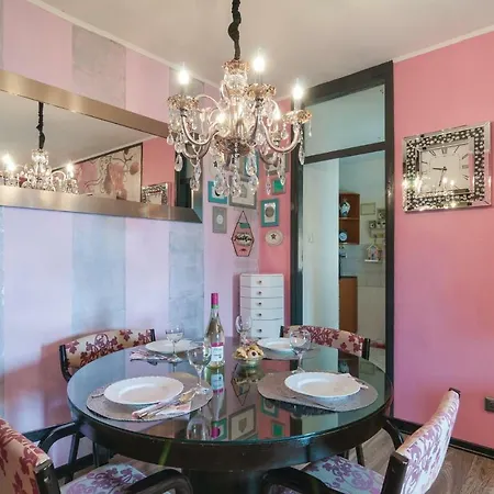 Two-bedroom In Apartment Split